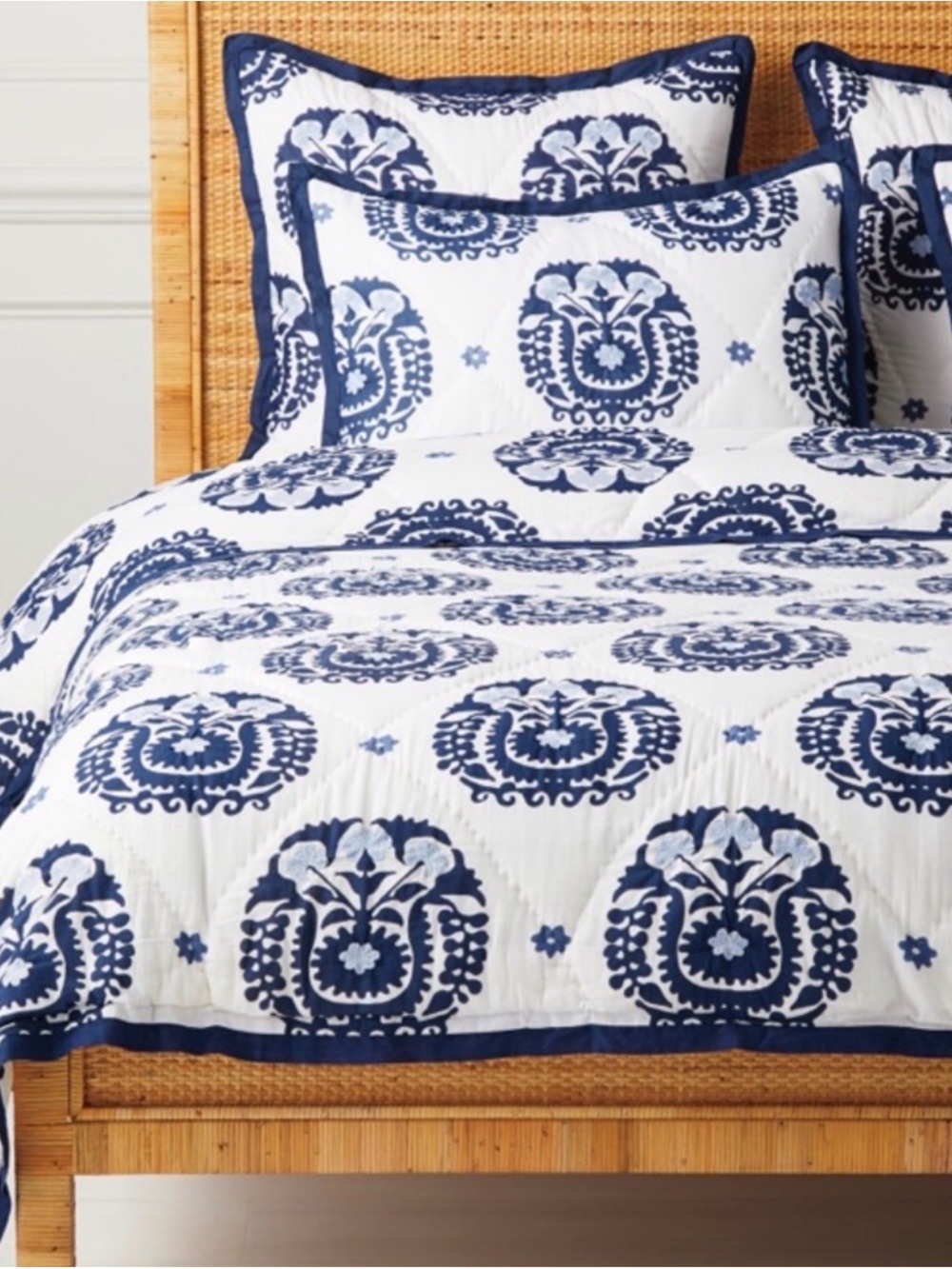 Serena & Lily Navy Serena and Lily Suzani Quilt Navy Full/Queen & 2 Shams BUNDLE